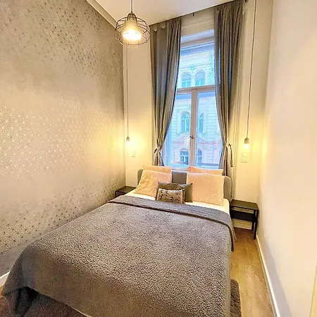 Romance Residency With Finn Sauna Βουδαπέστη