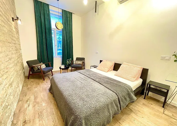 Romance Residency With Finn Sauna *