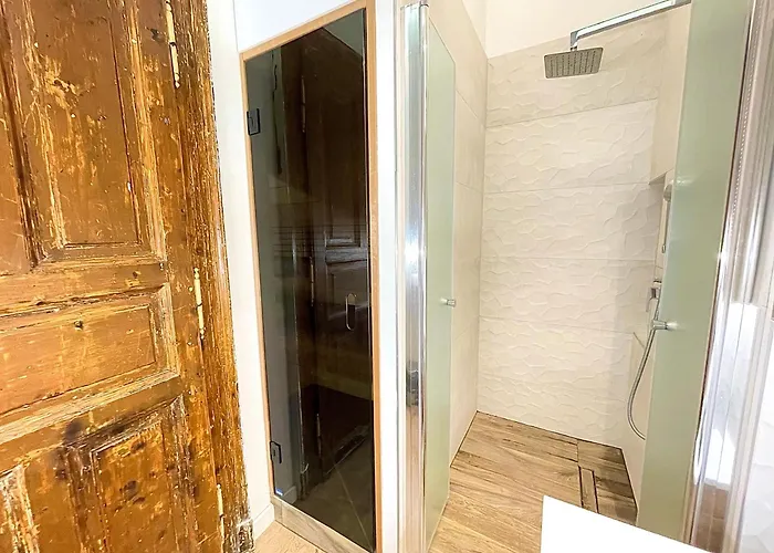 Romance Residency With Finn Sauna Budapest