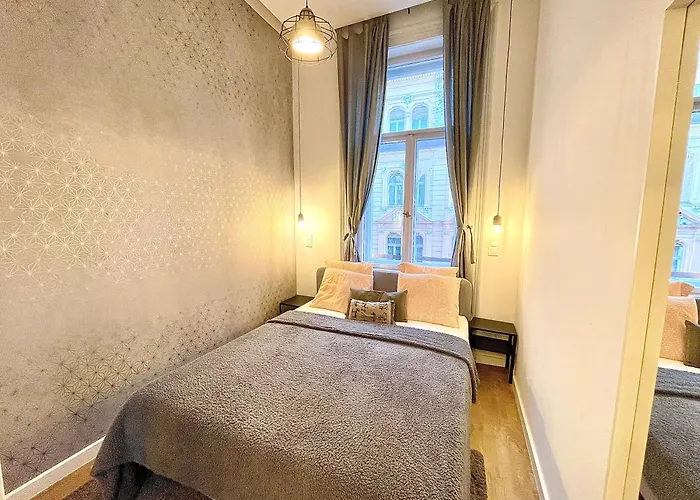 Romance Residency With Finn Sauna Budapest